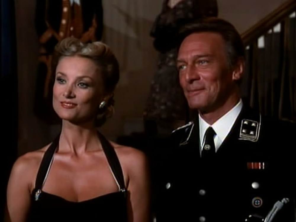 赤と黒の十字架の画像