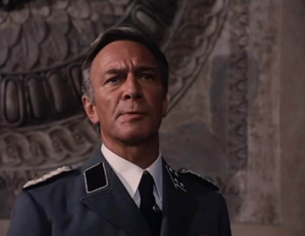 赤と黒の十字架の画像