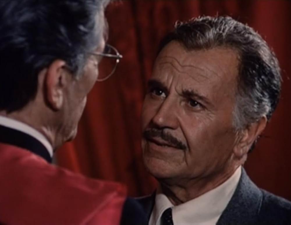 赤と黒の十字架の画像