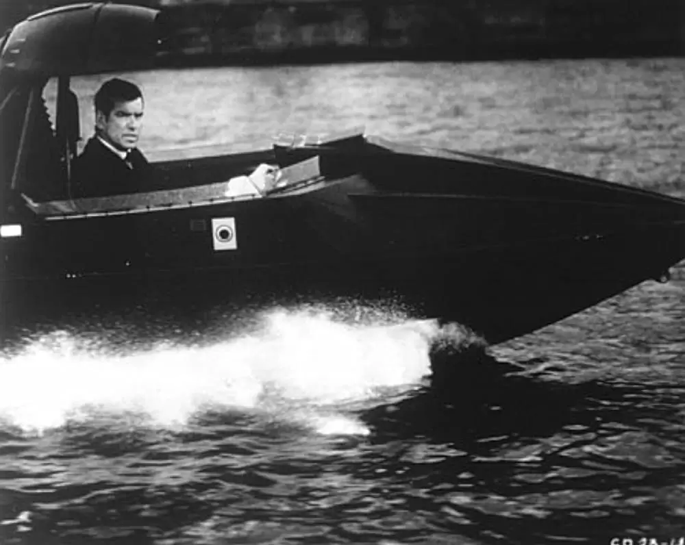 007/ワールド・イズ・ノット・イナフの画像