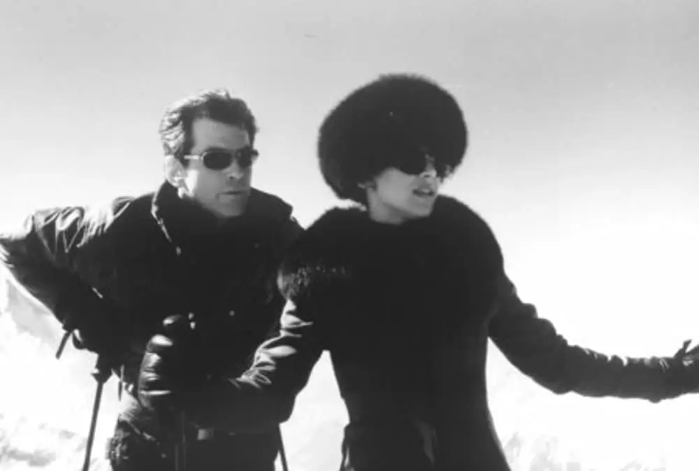 007/ワールド・イズ・ノット・イナフの画像