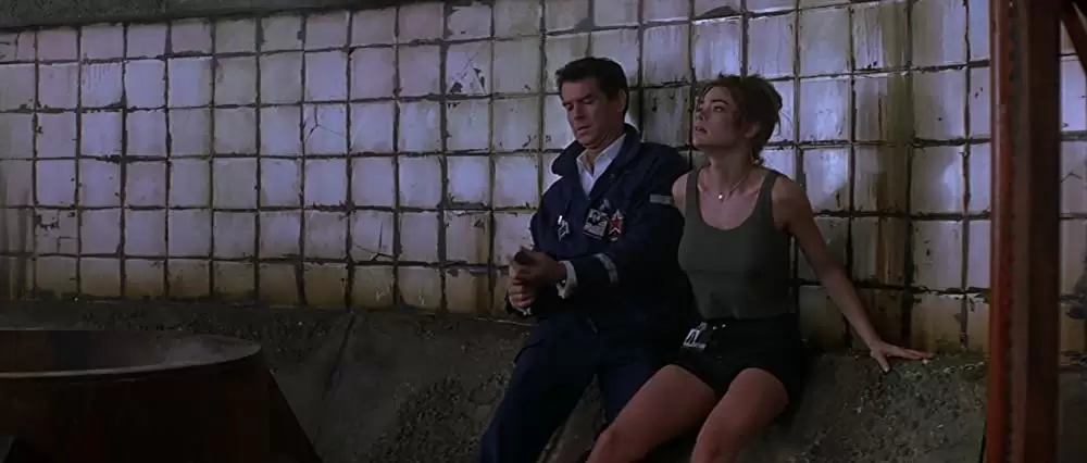 007/ワールド・イズ・ノット・イナフの画像