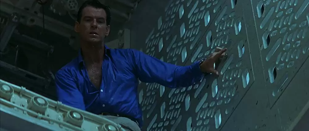 007/ワールド・イズ・ノット・イナフの画像