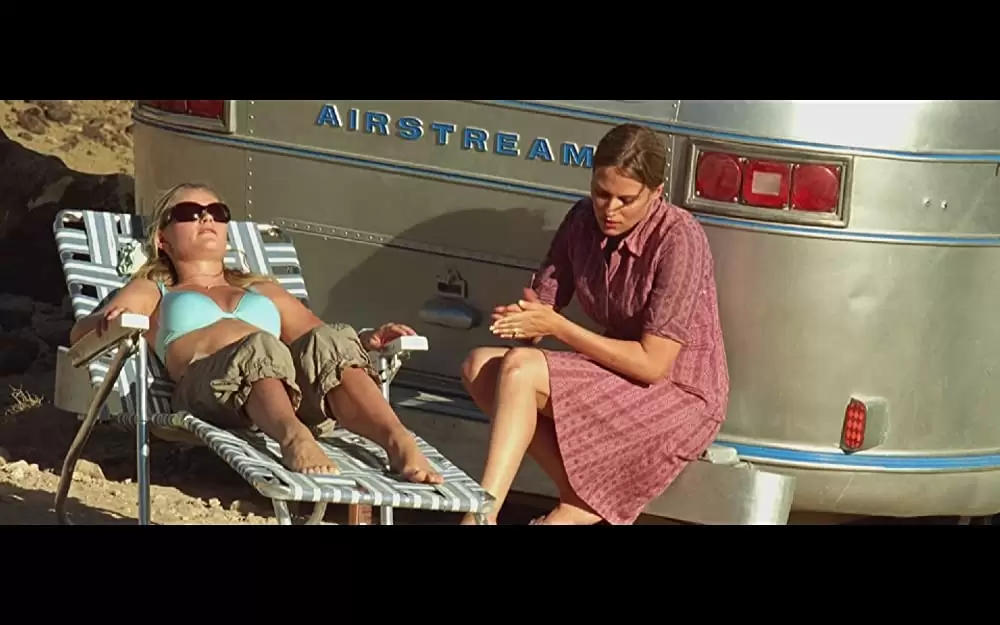 「ヒルズ・ハブ・アイズ」ビネッサ・ショウ & エミリー・デ・レイビンの画像