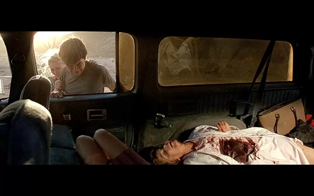 「ヒルズ・ハブ・アイズ」キャスリーン・クインラン & ビネッサ・ショウ & ダン・バード & エミリー・デ・レイビンの画像