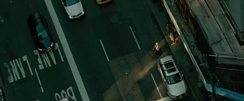 崖っぷちの男の画像