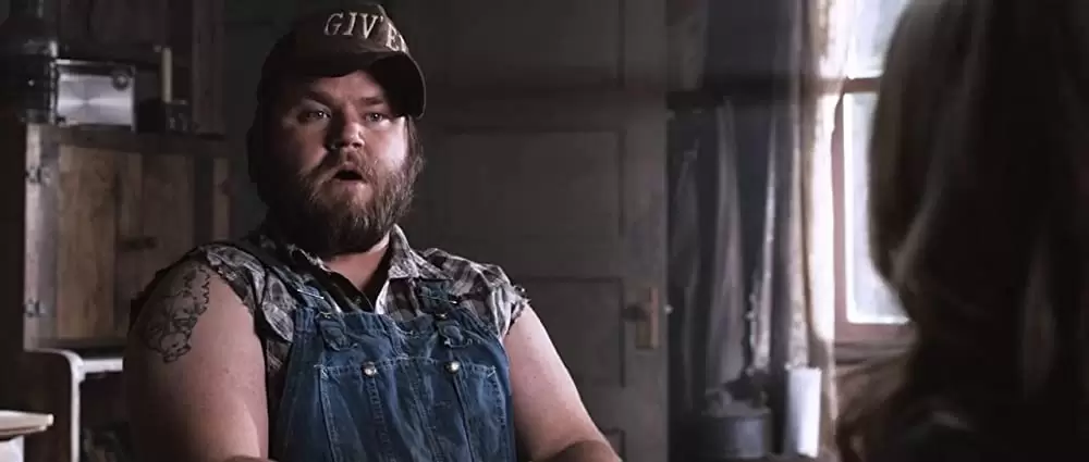 「タッカーとデイル 史上最悪にツイてないヤツら」タイラー・ラビーン & カトリーナ・ボウデンの画像