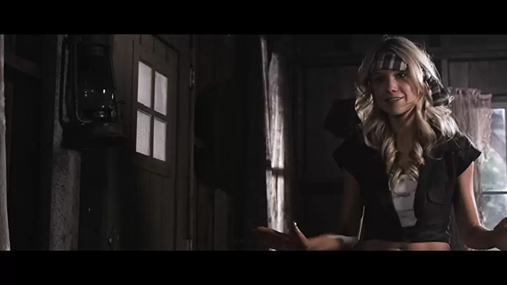 「タッカーとデイル 史上最悪にツイてないヤツら」カトリーナ・ボウデンの画像