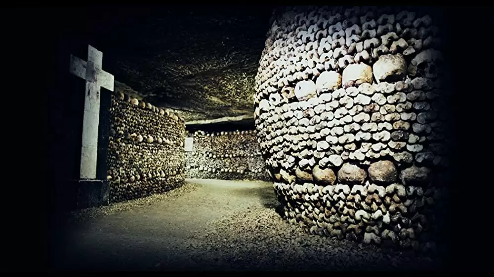 「地下に潜む怪人」の画像