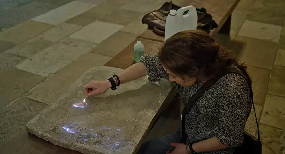 地下に潜む怪人の画像