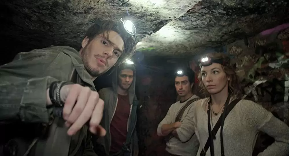 地下に潜む怪人の画像