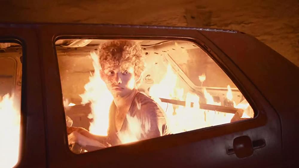 地下に潜む怪人の画像