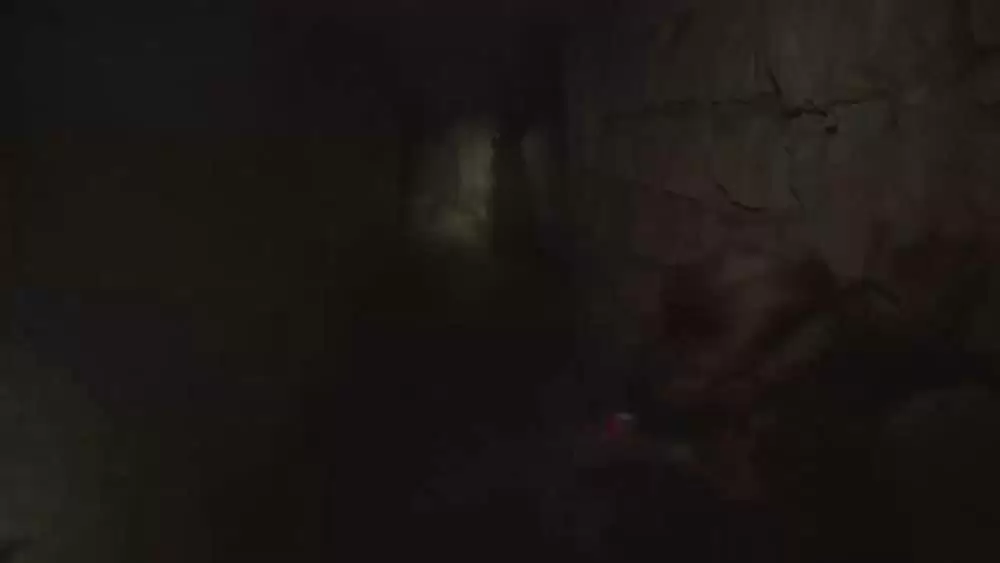 地下に潜む怪人の画像