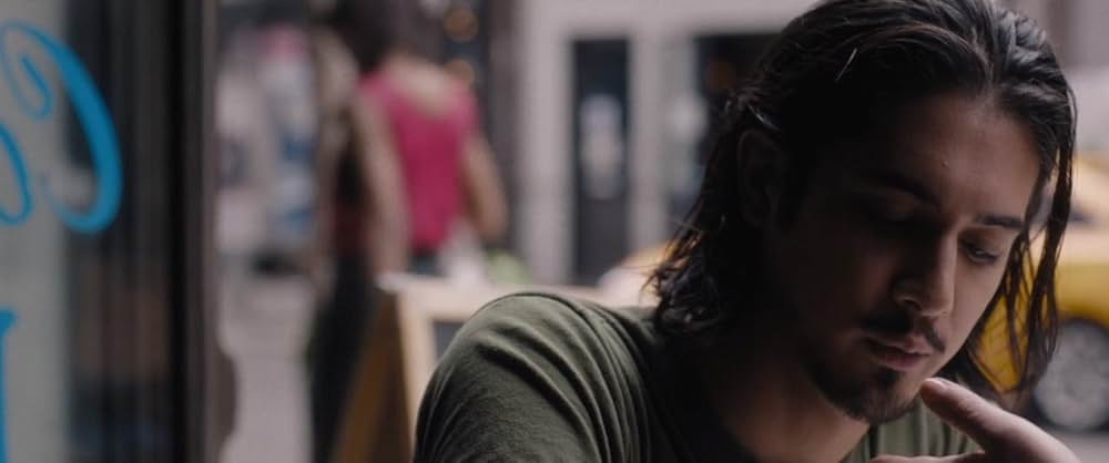 水面に映る影の画像