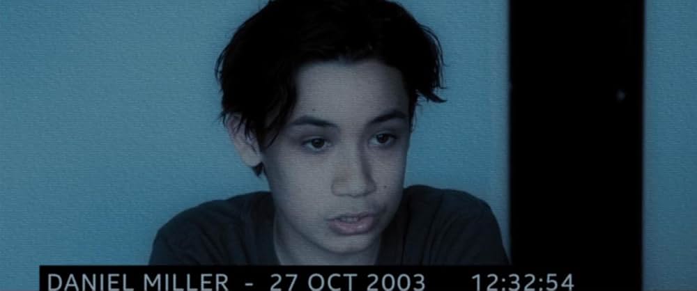 水面に映る影の画像