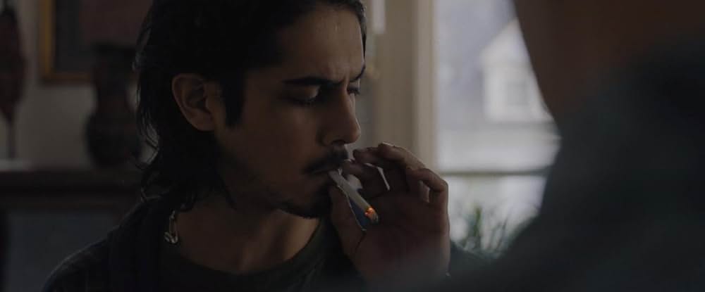 水面に映る影の画像