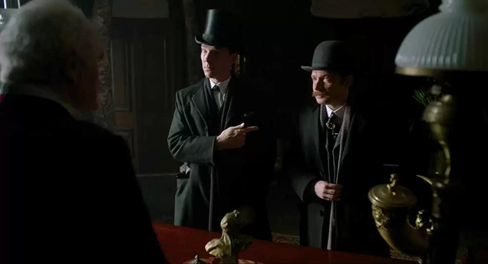 「SHERLOCK／シャーロック 忌まわしき花嫁」マーティン・フリーマン & ベネディクト・カンバーバッチの画像