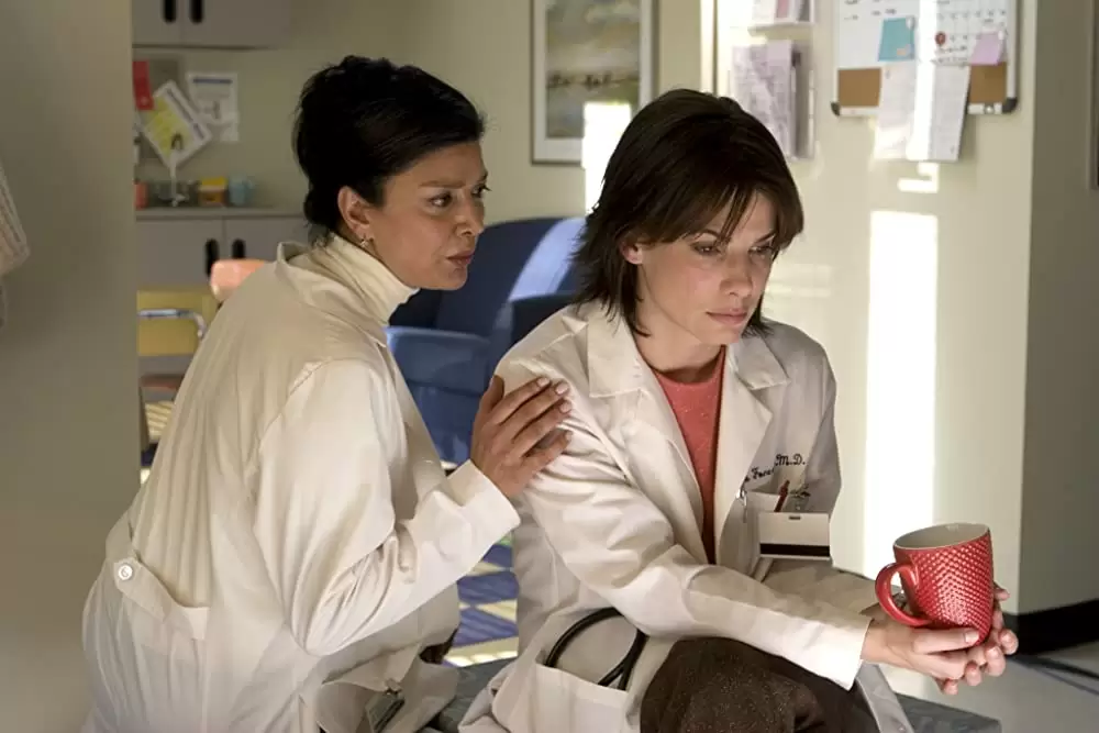 「イルマーレ」サンドラ・ブロック & ショーレ・アグダシュルーの画像