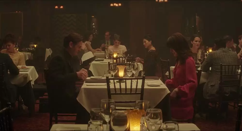 「ウィジャ ビギニング ～呪い襲い殺す～」ヘンリー・トーマス & エリザベス・リーサーの画像