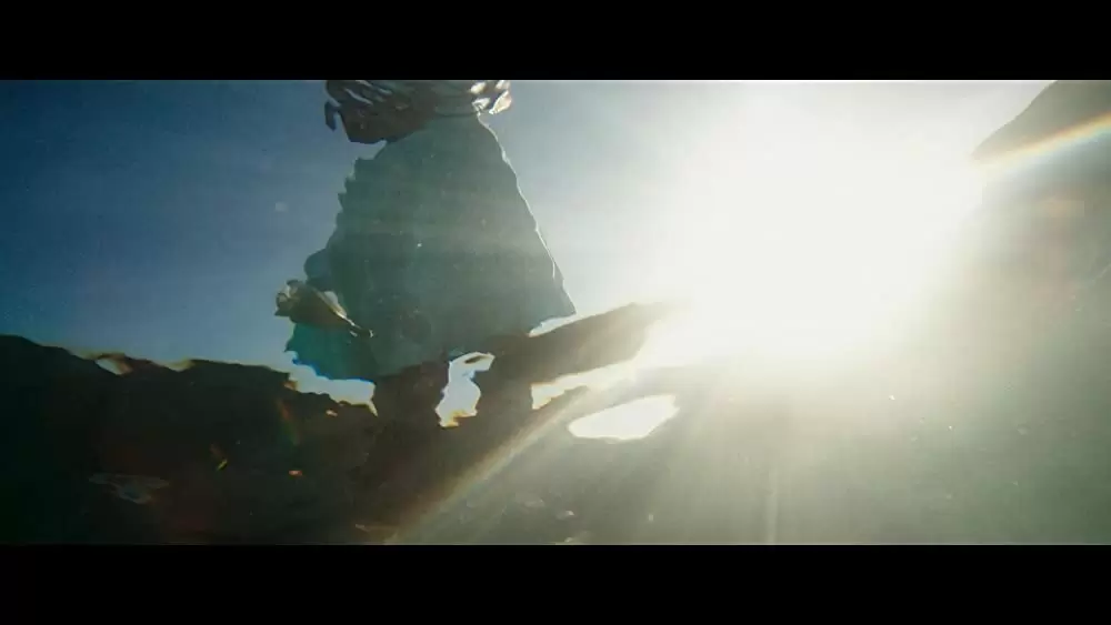 アドリフト 41日間の漂流の画像