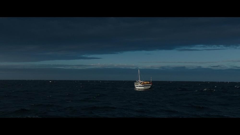 アドリフト 41日間の漂流の画像