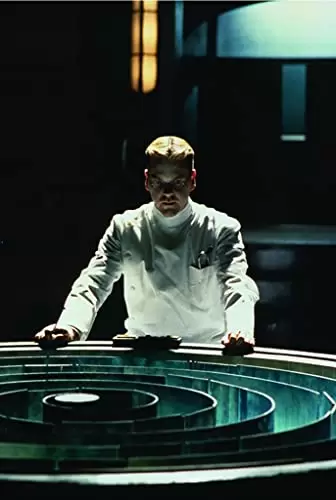 「ダークシティ」キーファー・サザーランドの画像