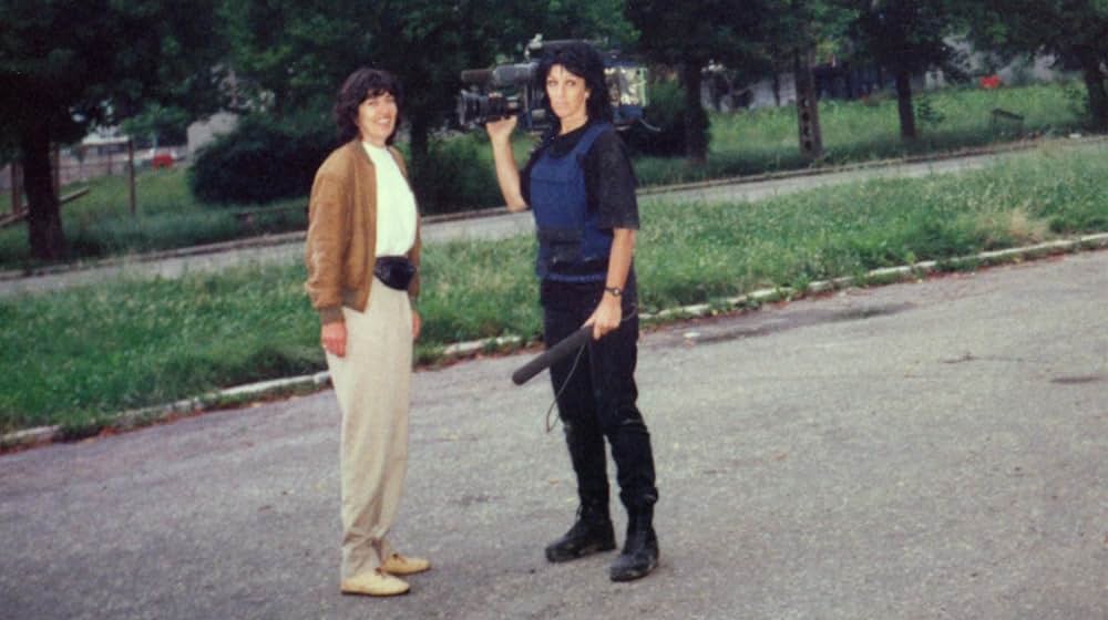 Never Look Away（原題）の画像