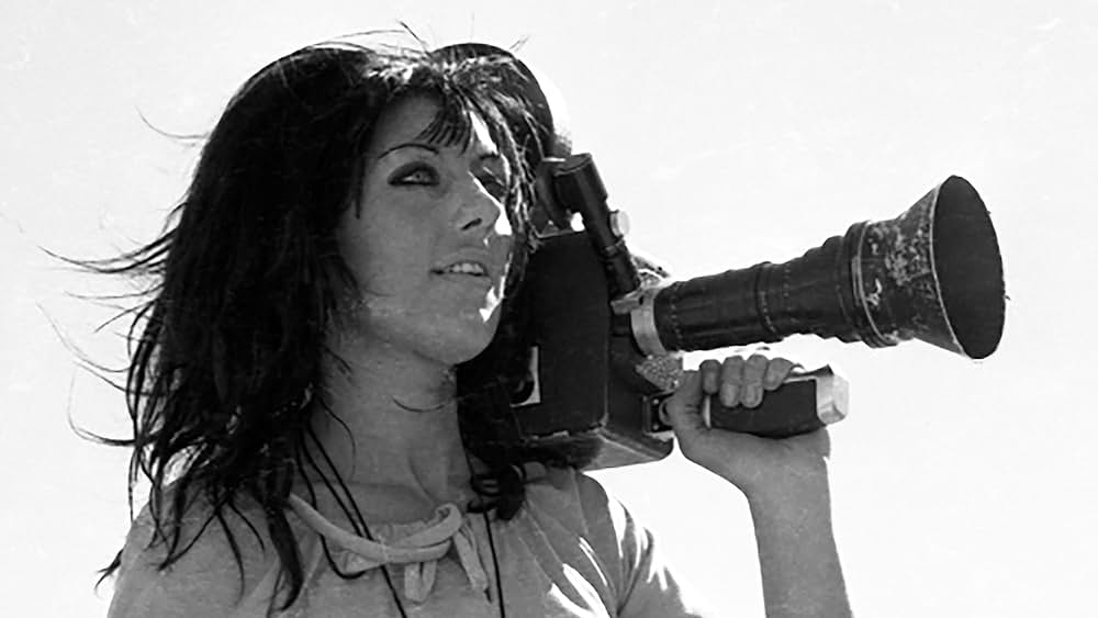 Never Look Away（原題）の画像