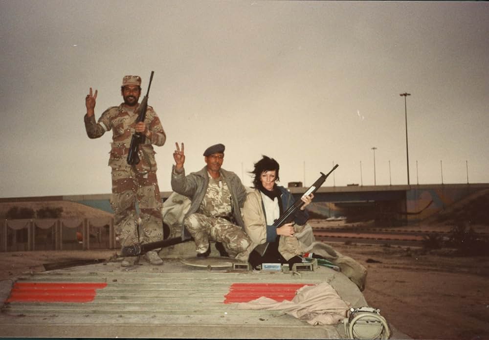 Never Look Away（原題）の画像