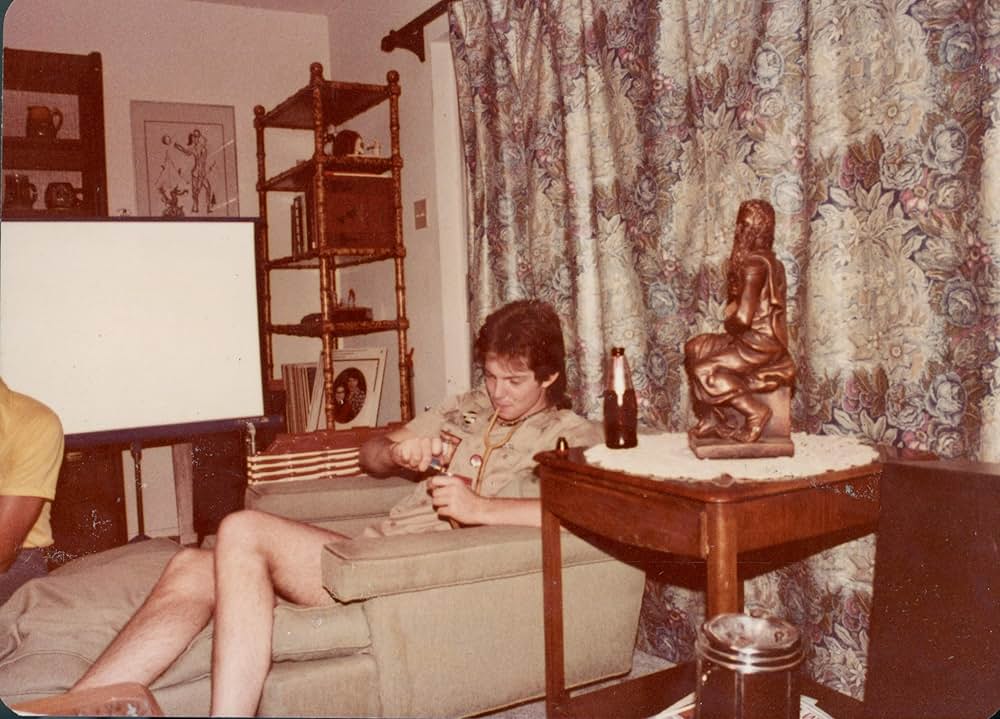 Never Look Away（原題）の画像