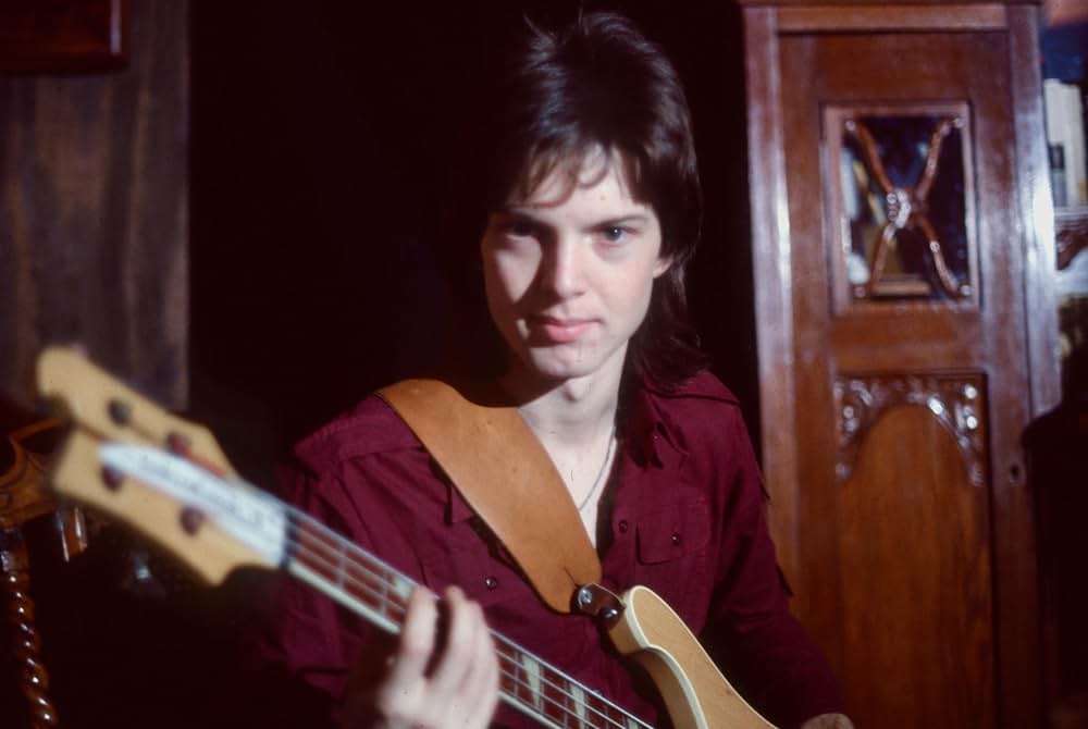 Never Look Away（原題）の画像