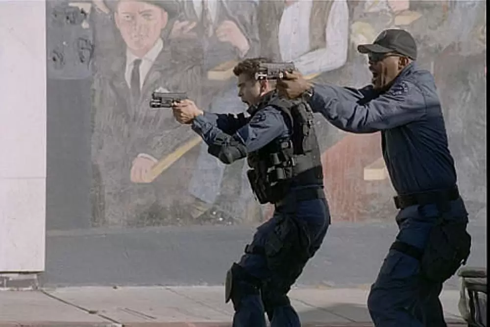 「S.W.A.T.（2003）」サミュエル・L・ジャクソン & コリン・ファレルの画像