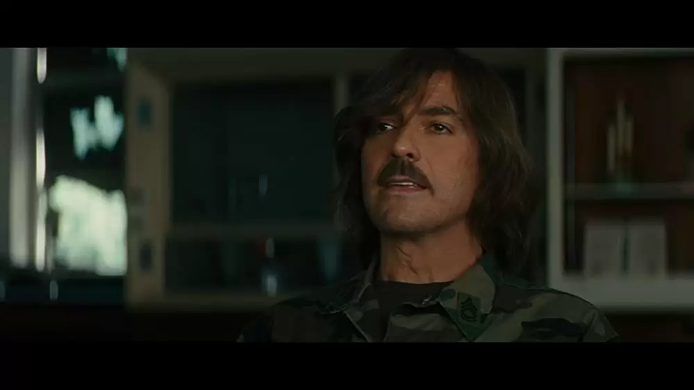 ヤギと男と男と壁との画像