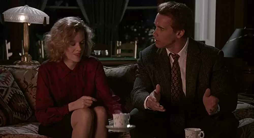 「キンダガートン・コップ」アーノルド・シュワルツェネッガー & ペネロープ・アン・ミラーの画像