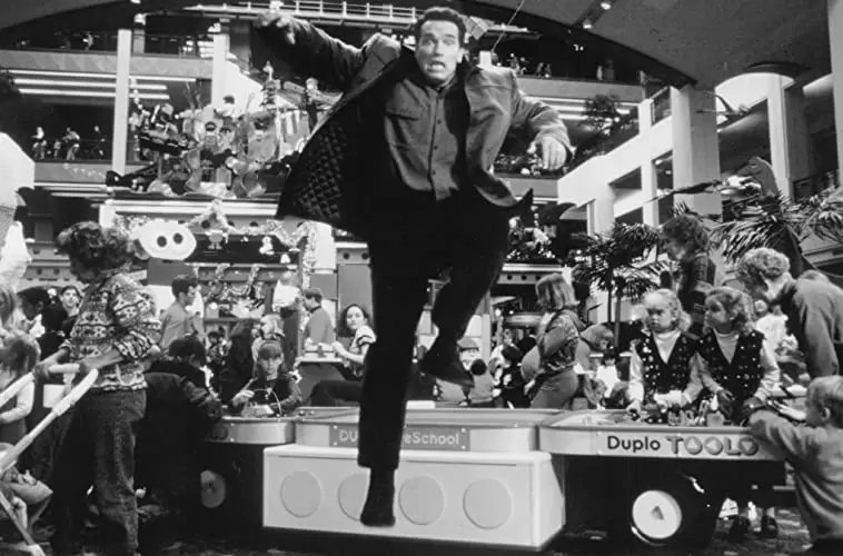 「ジングル・オール・ザ・ウェイ」アーノルド・シュワルツェネッガーの画像