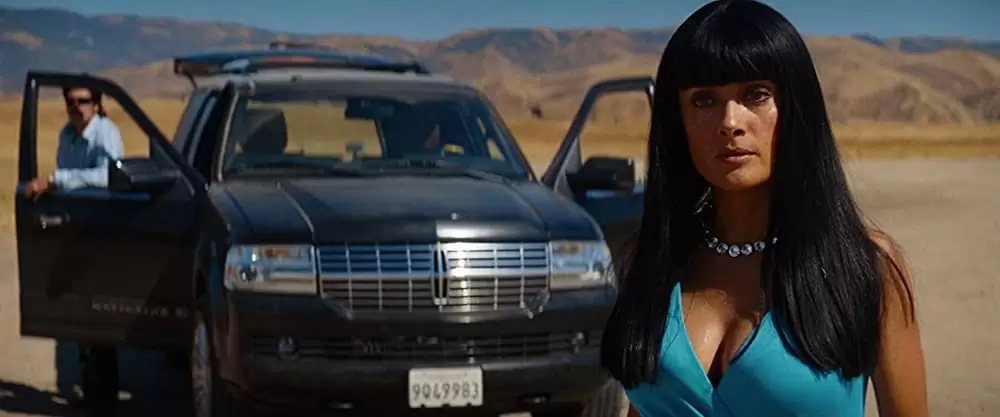 「野蛮なやつら SAVAGES」サルマ・ハエック & ベニチオ・デル・トロの画像