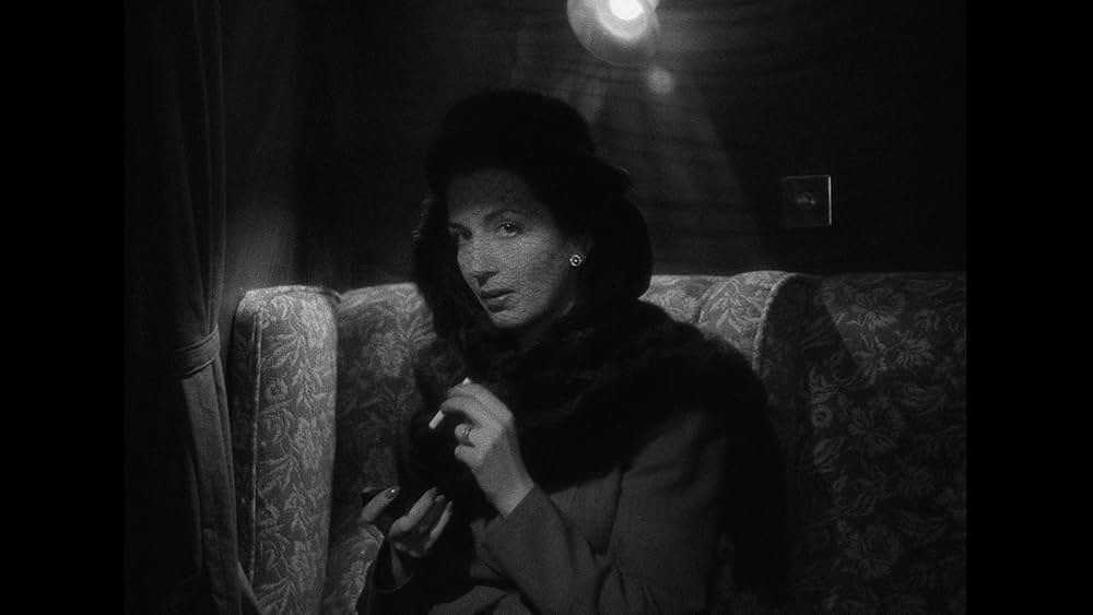 Corridor of Mirrors（原題）の画像