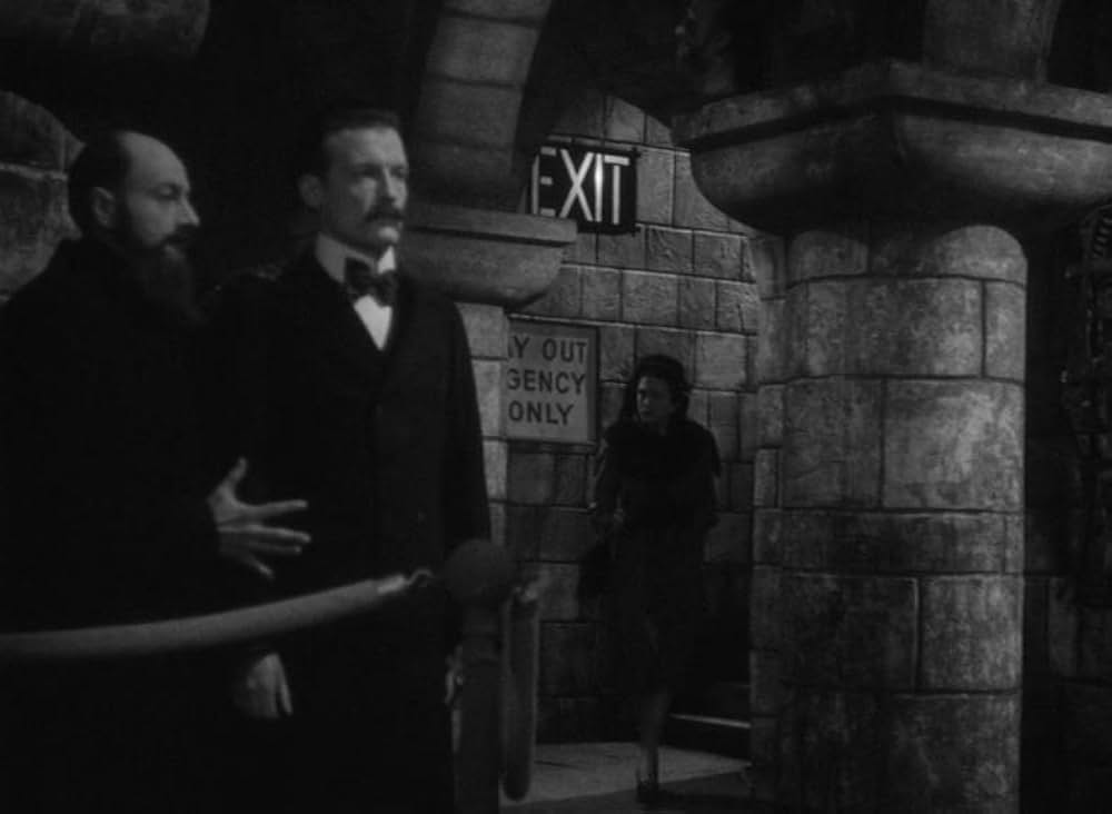 Corridor of Mirrors（原題）の画像