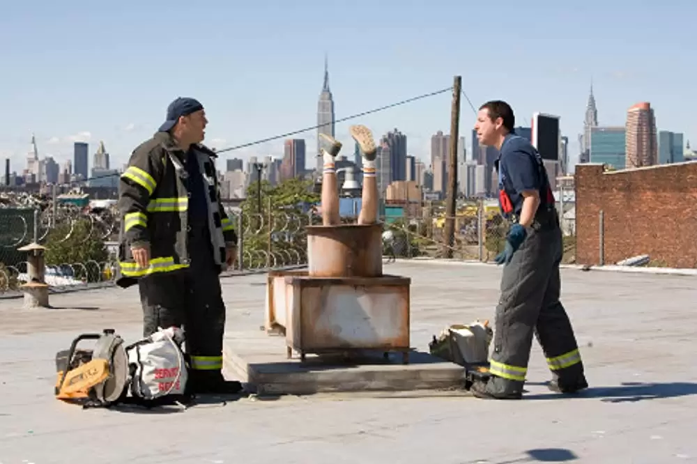 「チャックとラリー おかしな偽装結婚！?」アダム・サンドラー & ケビン・ジェームズの画像