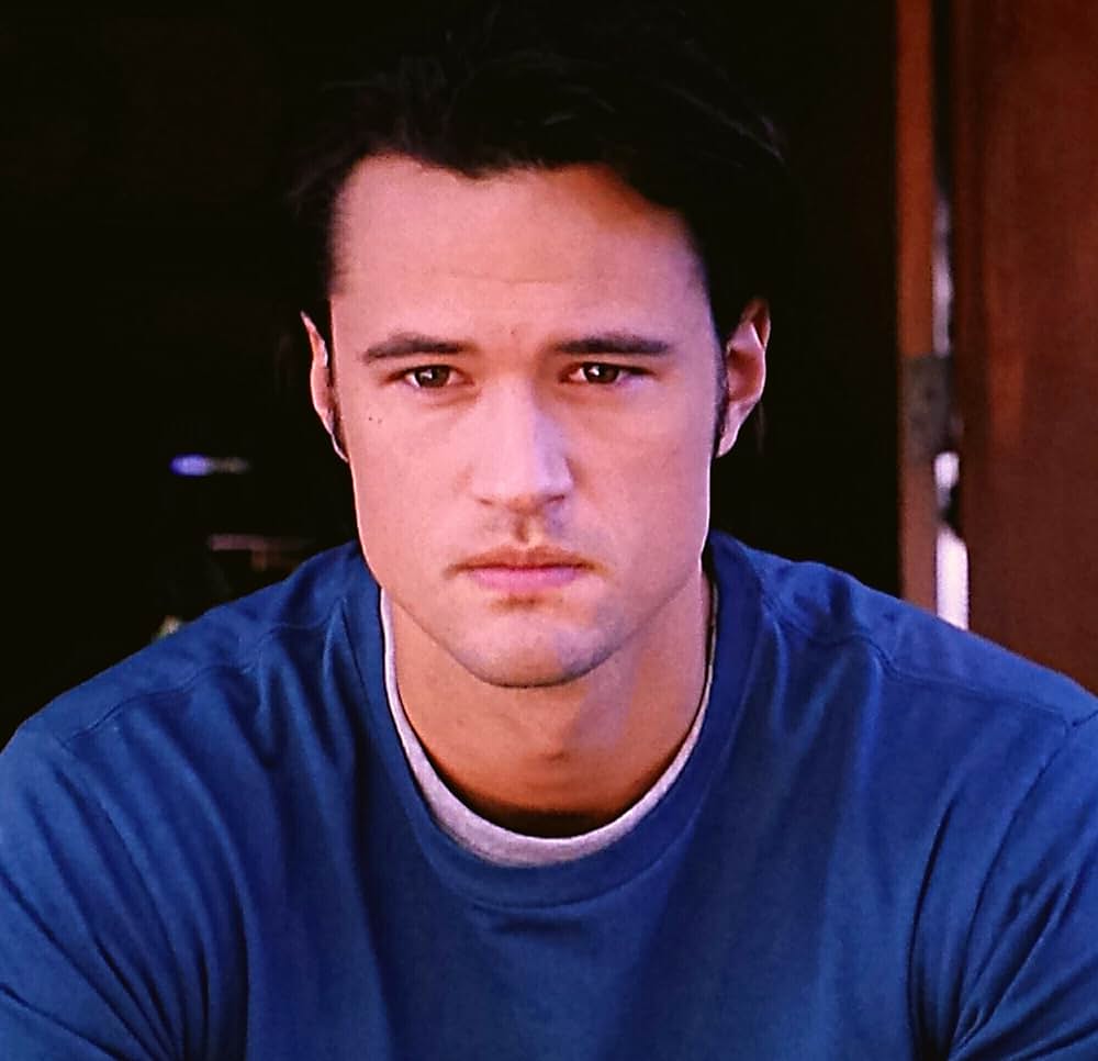 キャラクター 犯罪小説家の画像