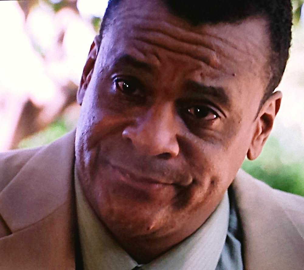 キャラクター 犯罪小説家の画像