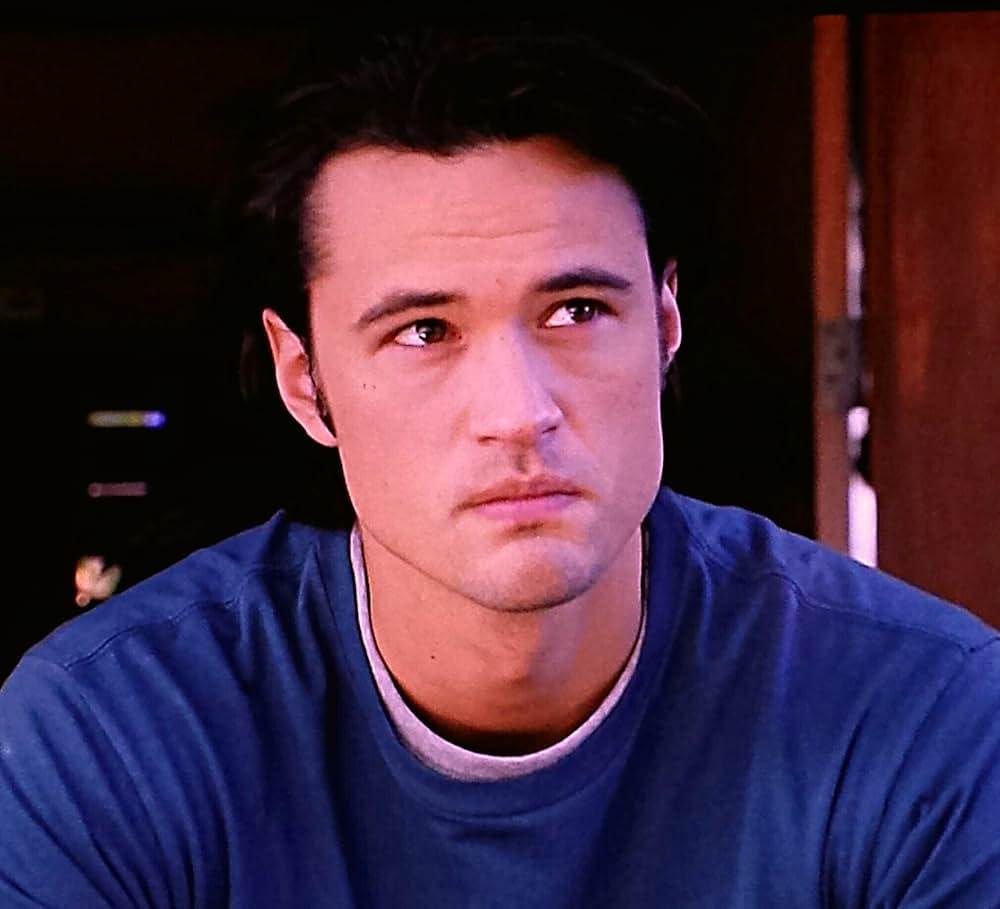 キャラクター 犯罪小説家の画像