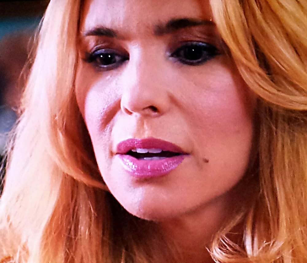 キャラクター 犯罪小説家の画像