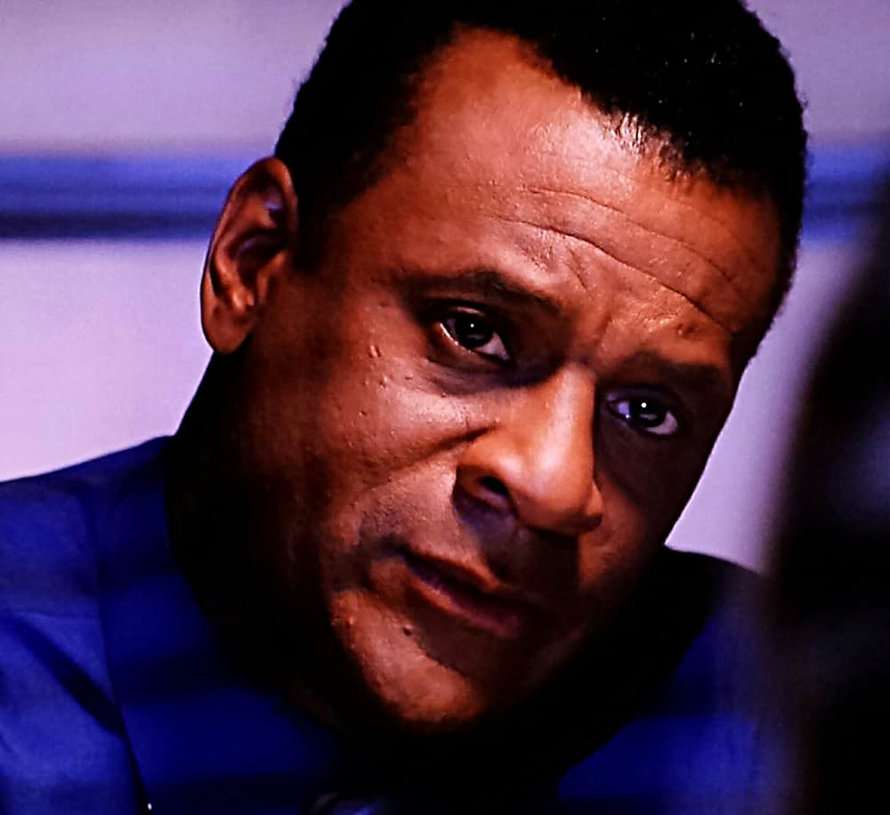 キャラクター 犯罪小説家の画像