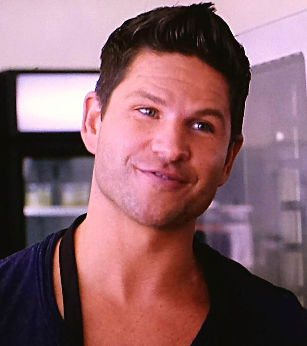 キャラクター 犯罪小説家の画像