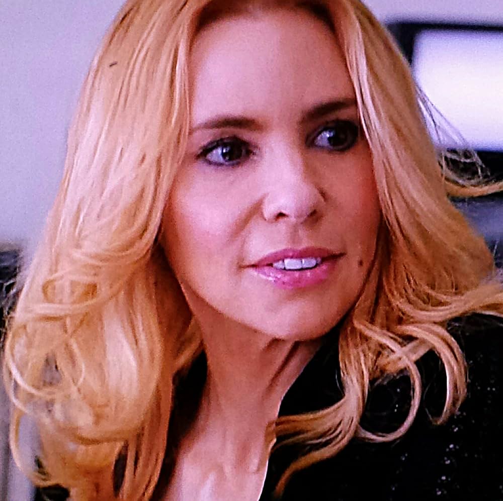 キャラクター 犯罪小説家の画像