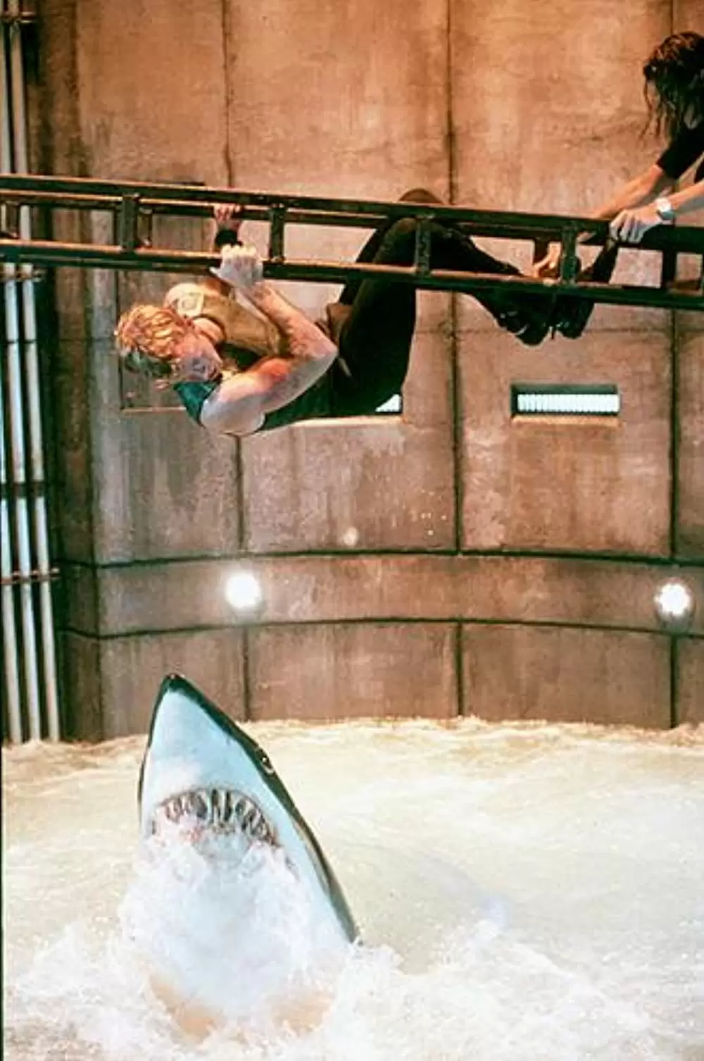 「ディープ・ブルー」サフロン・バロウズ & トーマス・ジェーンの画像