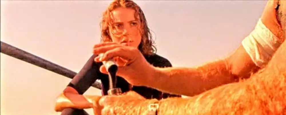 「ディープ・ブルー」ステラン・スカルスガルド & サフロン・バロウズの画像