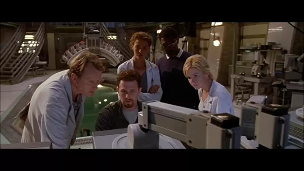 「ディープ・ブルー」サミュエル・L・ジャクソン & マイケル・ラパポート & ステラン・スカルスガルド & サフロン・バロウズ & ジャクリーン・マッケンジーの画像