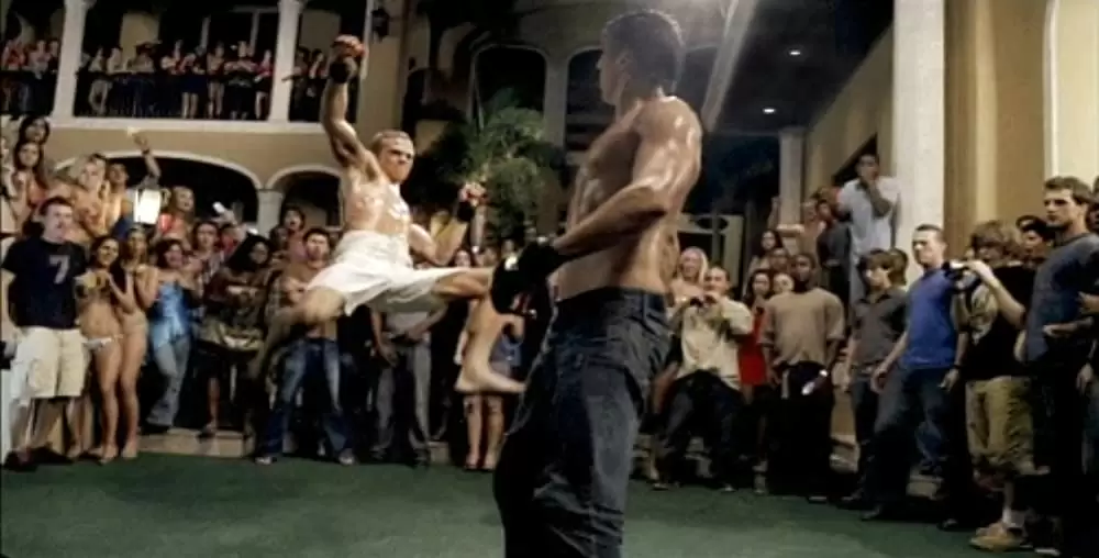 「ネバー・バックダウン」ショーン・ファリス & カム・ジガンデイの画像